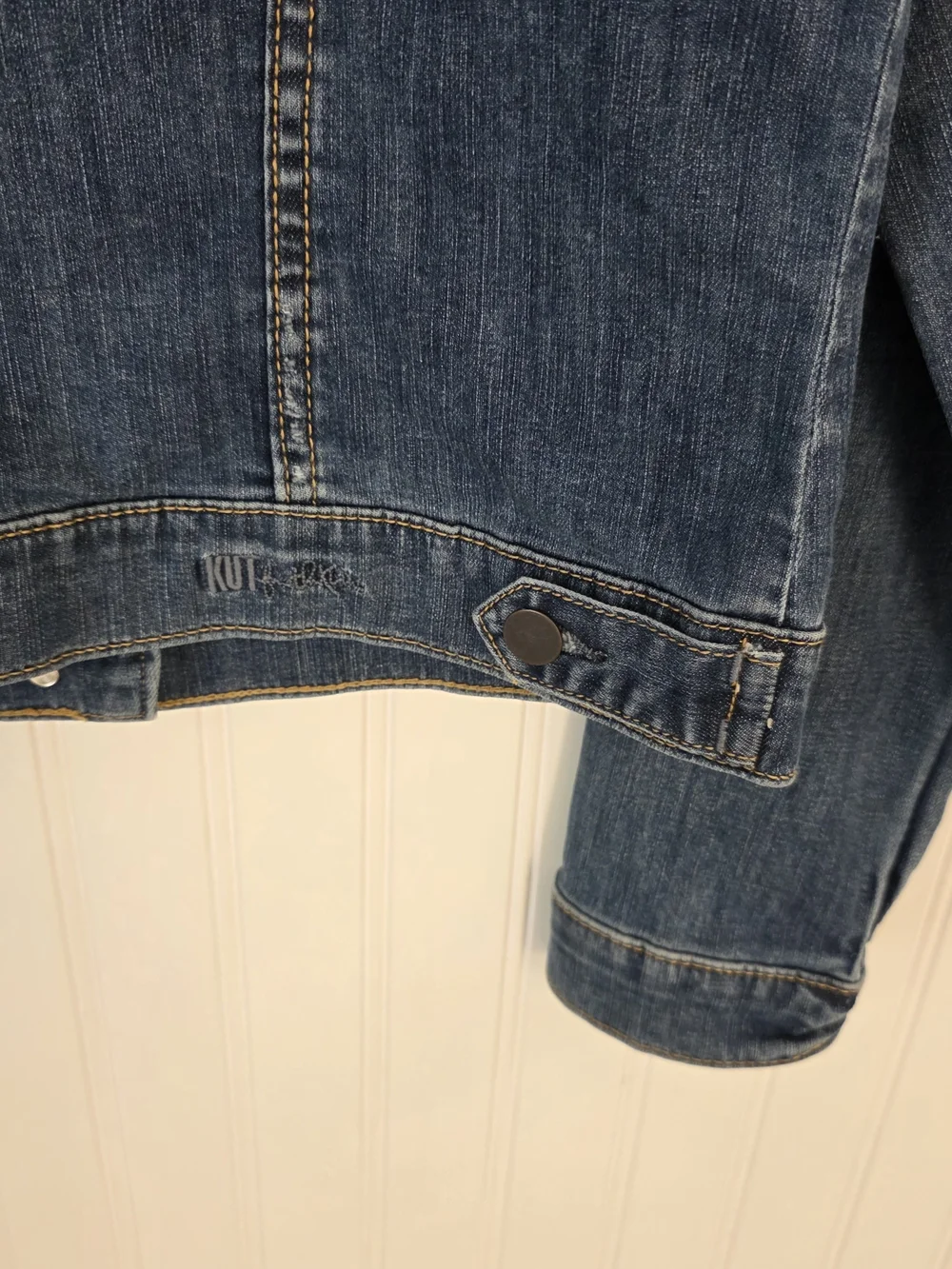 Kut From The Kloth Classic Washed Blue Denim Jacket Size L - Picture 6 of 10